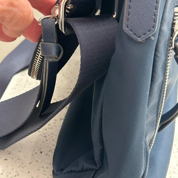 Karl Lagerfeld Crossbody Bag - Picture 5 of 9